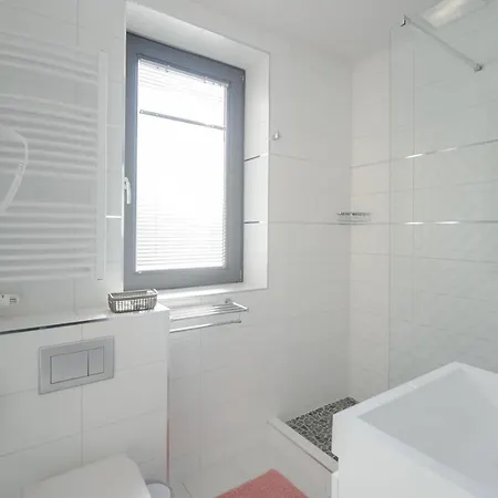 Hr Apartmanhaz * إغير