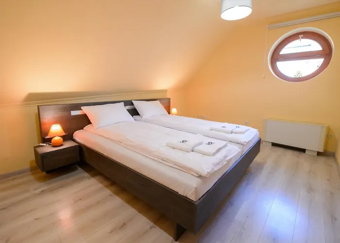 Apartment Hr Apartmanhaz Eger