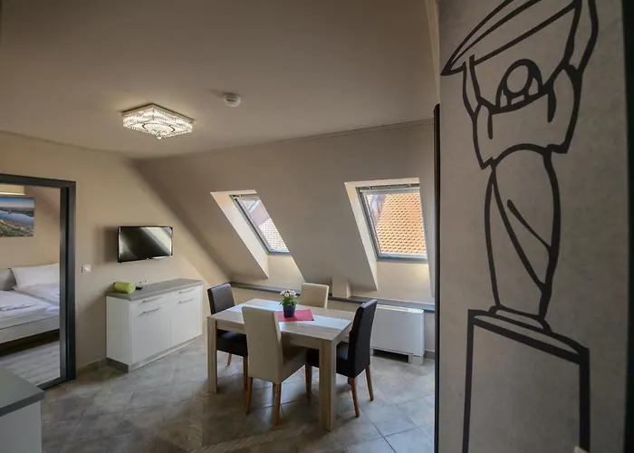 Apartment Hr Apartmanhaz *