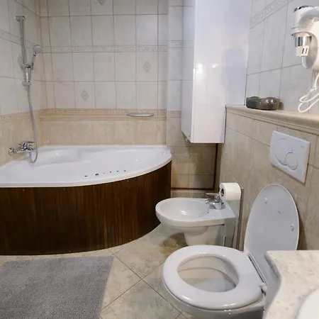 Апартаменти Hr Apartmanhaz