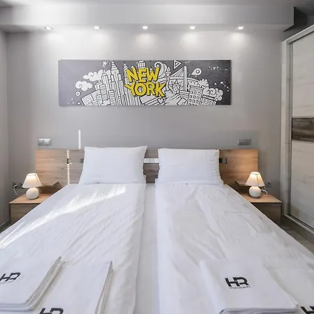 Apartament Hr Apartmanhaz *