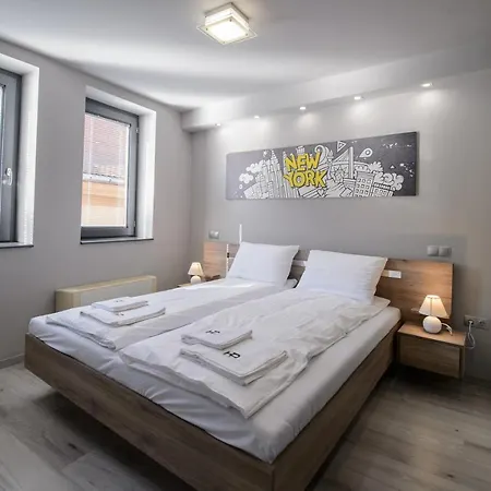 Hr Apartmanhaz Апартаменти *